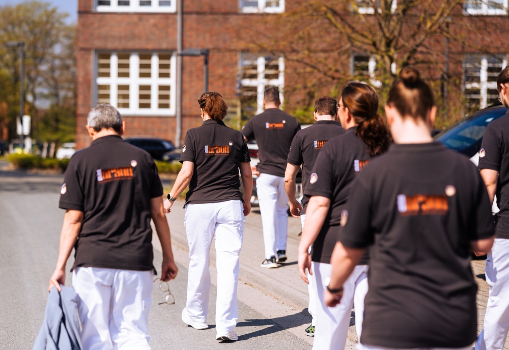 PhysioBraun Team von Hinten