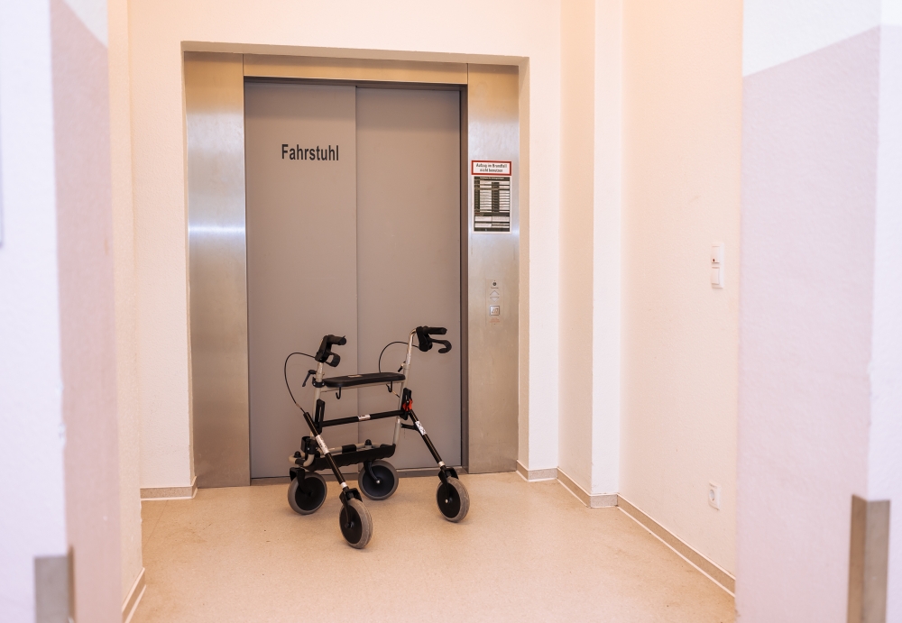 Physio Braun Fahrstuhl